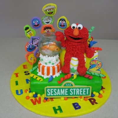Elmo Loves Dorothy!