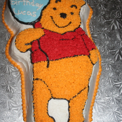 Pooh Birthday Cake