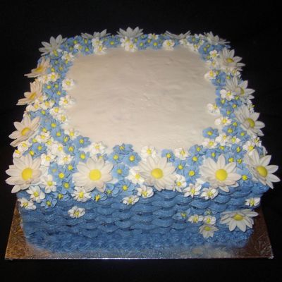 Blue_Basket_Square_With_Daisie.jpg