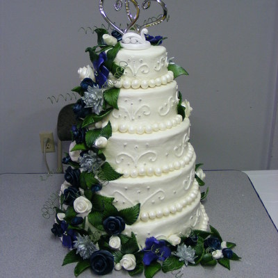 Silver, Navy, Green, And White Wedding Cake