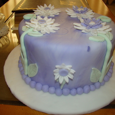Purple Daisy/gumpaste And Fondant Class Final Cake