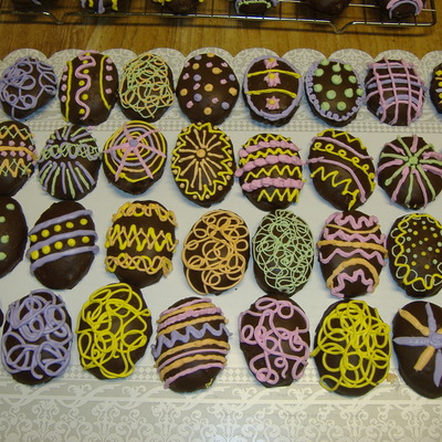 Egg-Shaped Cake Balls