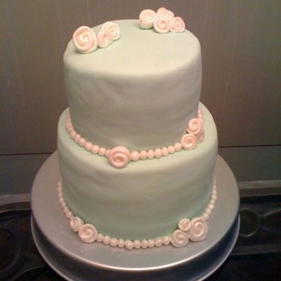 Ribbon Roses And Pearls On Green