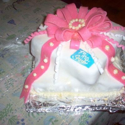 Elegant Gift Box Cake