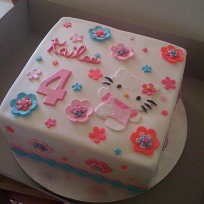 Hello Kitty Cake 2