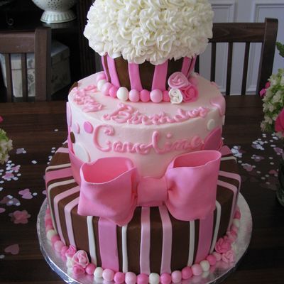 Caroline's Cupcake Cake