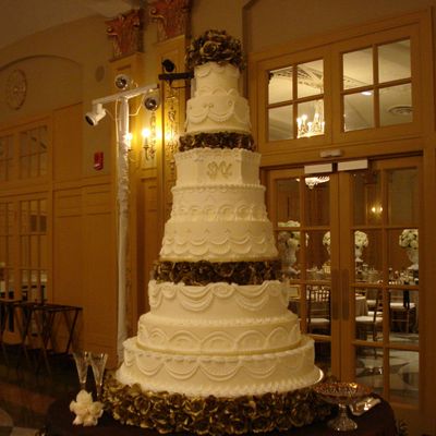Ivory And Antique Gold Rose Wedding Cake