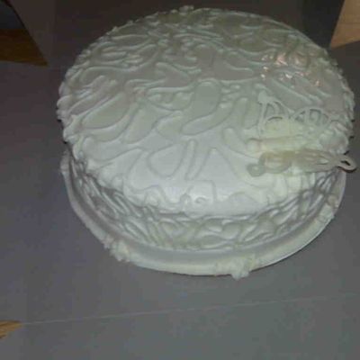 Red Velvet With White Chocolate Butterfly