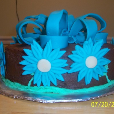 Turquoise Daisy Cake