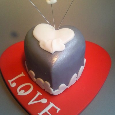Silver-Love-Cake