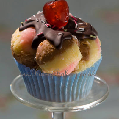 Neopolitan Sundae Cupcake