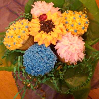 Mini Cupcake Bouquets For A Bridal Shower