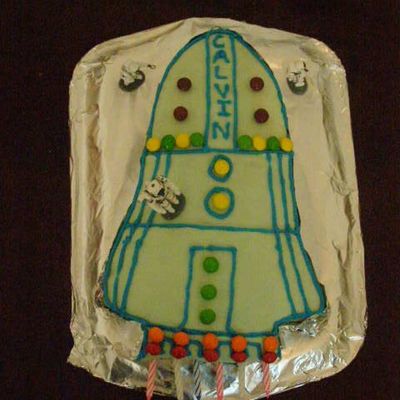 Space Ship Cake