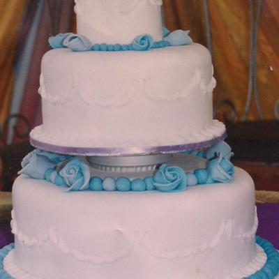 Blue Roses Wedding Cake