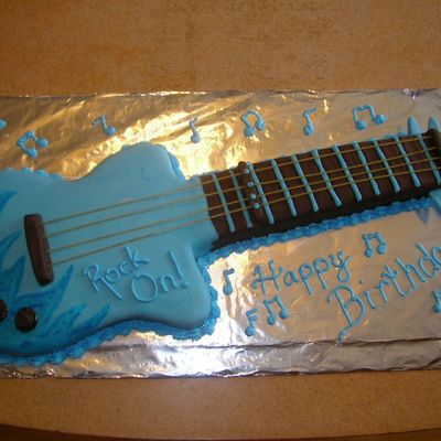 Guitar Cake