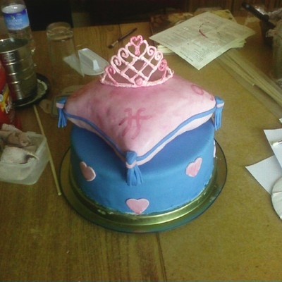 Tiara And Pillow Cake
