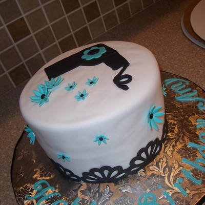 My First Cake Using The Cricut Cake