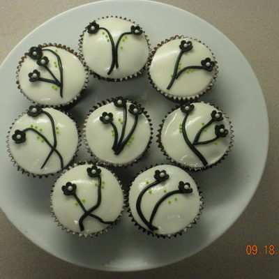 Black And White Cherry Blossom Cupcakes