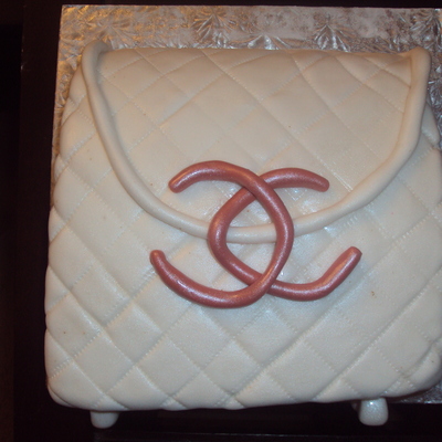 Chanel Clutch Cake