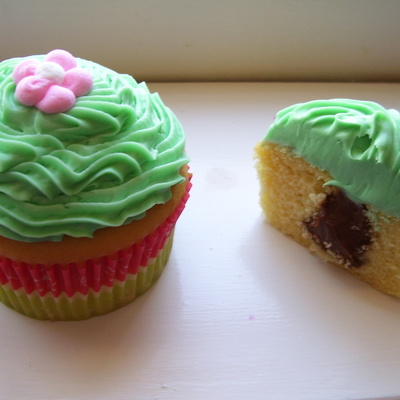 Buttercream Flower Cupcakes Filled With Chocolate