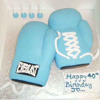 40Th Birthday Boxing Gloves Cake