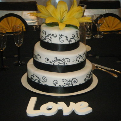 Oriental Lilly Wedding Cake