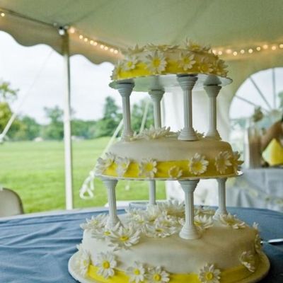 Daisy 3 Tier Wedding Cake