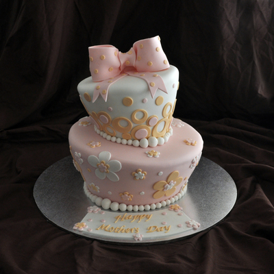 Topsy Turvy Mothers Day Cake