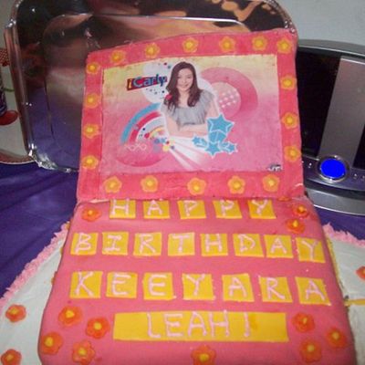 Icarly Laptop Cake