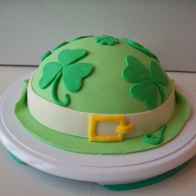 St. Patrick's Day Leprechaun Hat Cake- Fondant