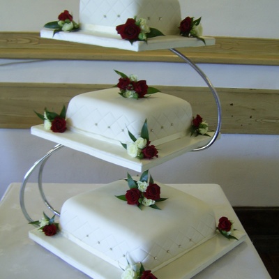 Wedding Cake With Diamond Imprint And Diamonte