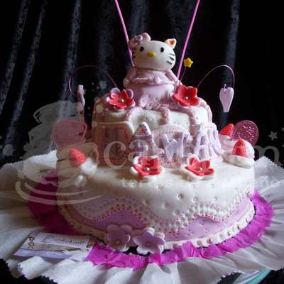 Hello Kitty Cake