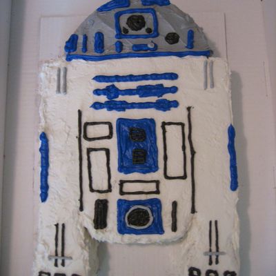 R2 D2 Birthday Cake