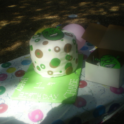 Shrek Cake