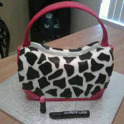 Giraffe/cow (?) Purse Cake