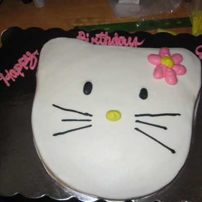 Another Hello Kitty Cake And Cupcakes