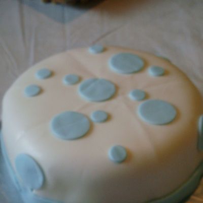 White Fondant With Baby Blue