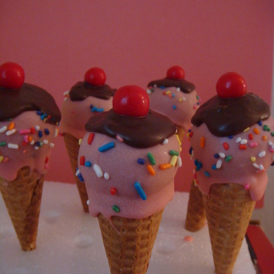 Ice Cream Cone Pops