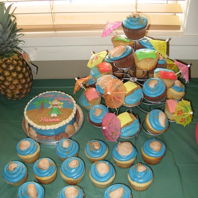 Beach Cupcakes And Cake