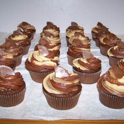 Chocolate And Peanutbutter Cupcakes