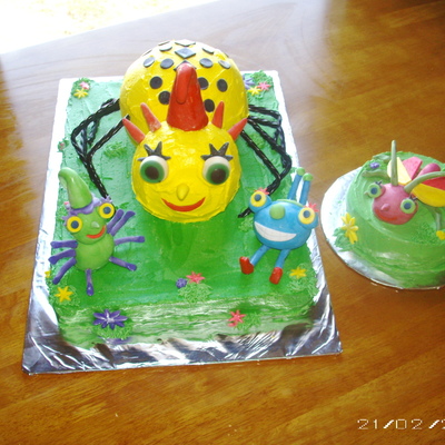 The Miss Spider Cake