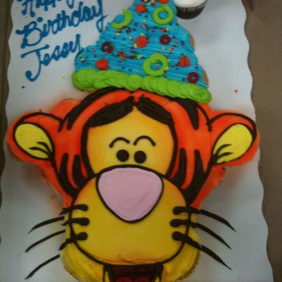 Tigger Cupcake Cake