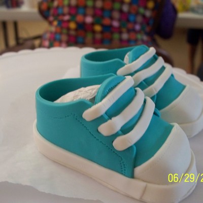 Gumpaste Tennis Shoe