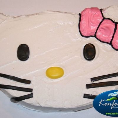 Hello Kitty Cake