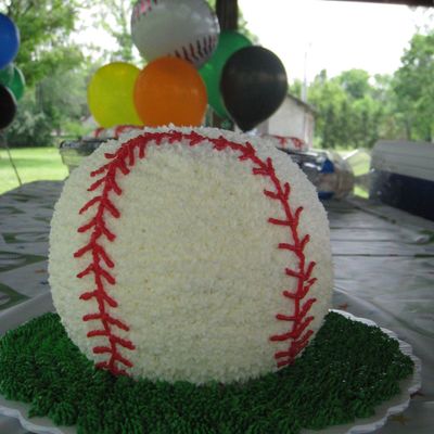 3D Baseball Cake With Cupcakes To Match!