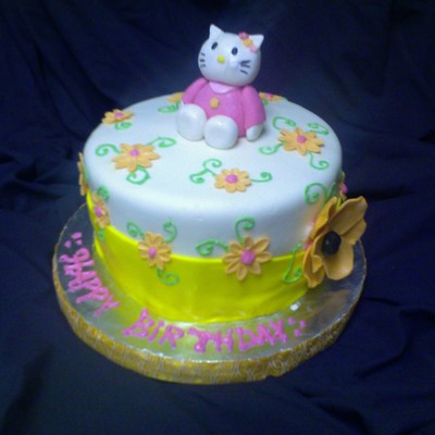 Hello Kitty Cake