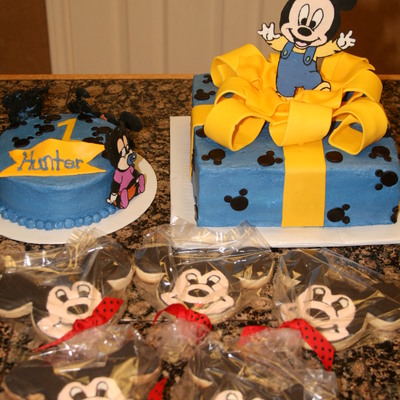 Baby Mickey And Friends With Mickey Cookies