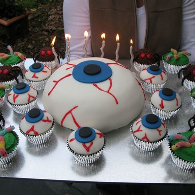 Science Theme Birthday Cakes - Eyeballs, Worms And Spiders!