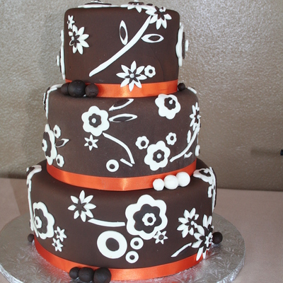 Graphic Flower Wedding Cake
