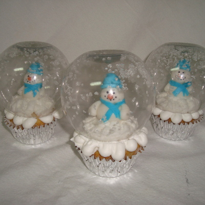Snowglobe With Snowmen